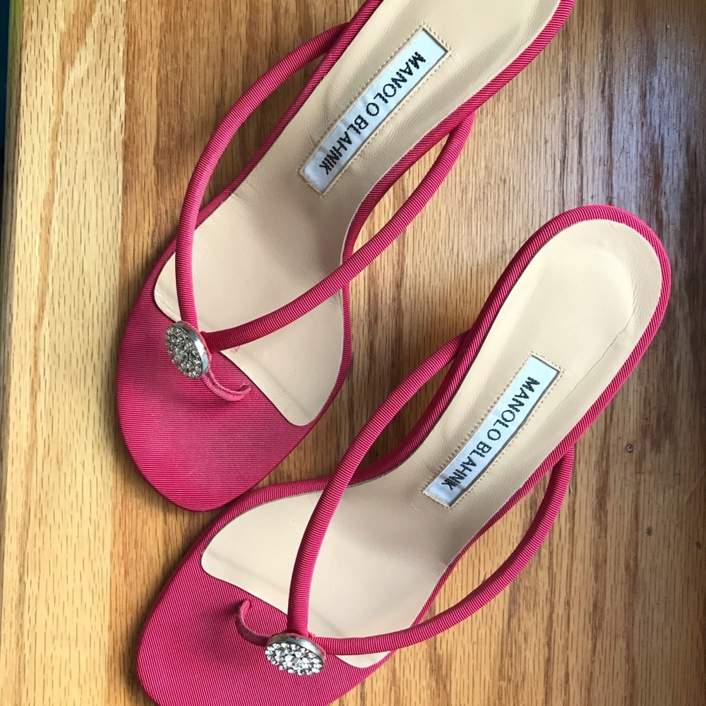 Manolo Blahnik rose pink kitten heel sandals